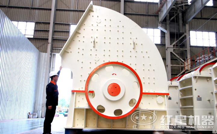 石灰石錘式破碎機 石灰石錘式破碎機