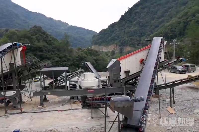 移動(dòng)式制砂機(jī)現(xiàn)場(chǎng) 移動(dòng)式制砂機(jī)現(xiàn)場(chǎng)