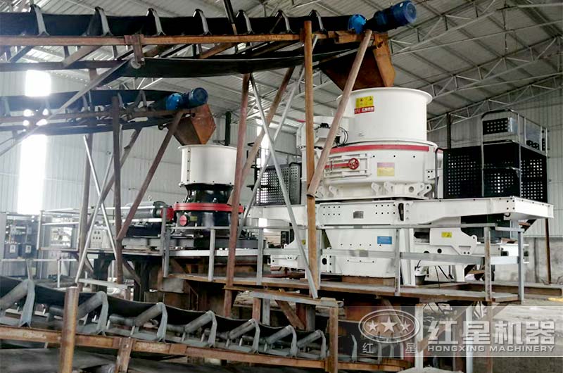 一小時(shí)處理一百方的花崗巖固定碎石機(jī)現(xiàn)場(chǎng) 一小時(shí)處理一百方的花崗巖固定碎石機(jī)現(xiàn)場(chǎng)