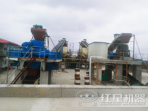 時(shí)產(chǎn)200t-400t河石制砂機(jī)生產(chǎn)現(xiàn)場(chǎng) 時(shí)產(chǎn)200t-400t河石制砂機(jī)生產(chǎn)現(xiàn)場(chǎng)