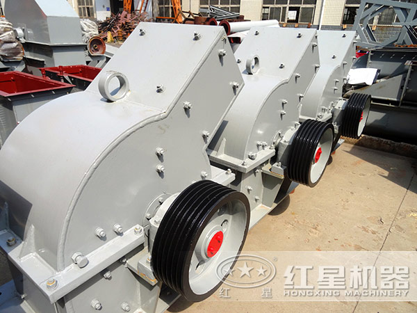 錘式破碎機側面圖 錘式破碎機側面圖