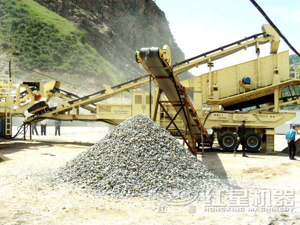 全新移動碎石機作業現場 全新移動碎石機作業現場