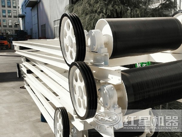 皮帶輸送機(jī) 皮帶輸送機(jī)