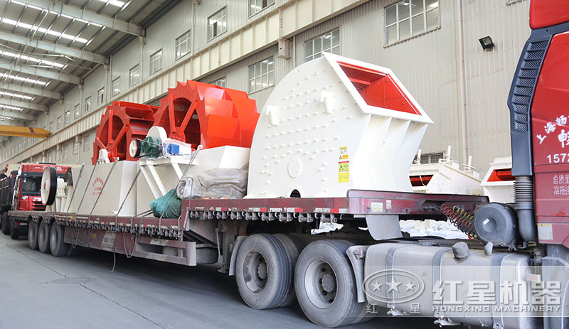 PCZ型重錘式破碎機發貨現場 PCZ型重錘式破碎機發貨現場