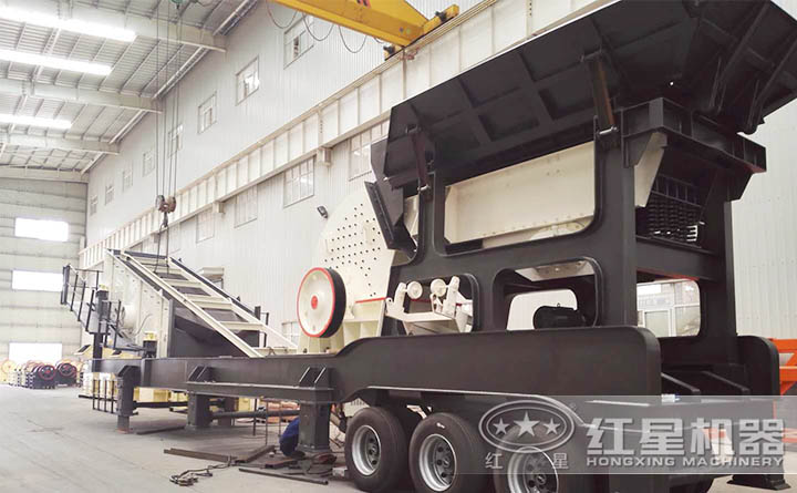 錘式移動破碎站生產車間 錘式移動破碎站生產車間