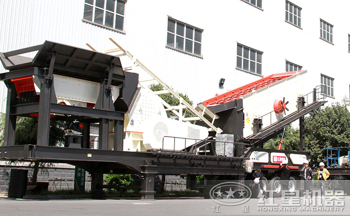 客戶對紅星四合一移動破進行了現(xiàn)場參觀、考察 客戶對紅星四合一移動破進行了現(xiàn)場參觀、考察