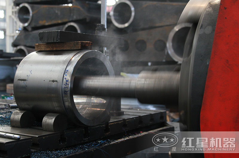 車間高速運轉的機器 車間高速運轉的機器