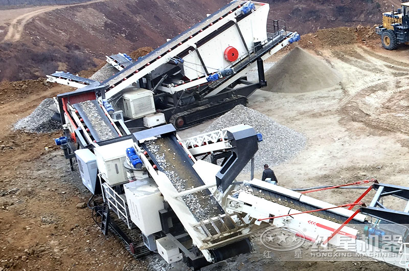 履帶移動碎石現(xiàn)場 履帶移動碎石現(xiàn)場