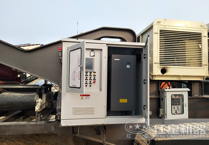 可流動作業的混凝土塊粉碎機控制系統 可流動作業的混凝土塊粉碎機控制系統