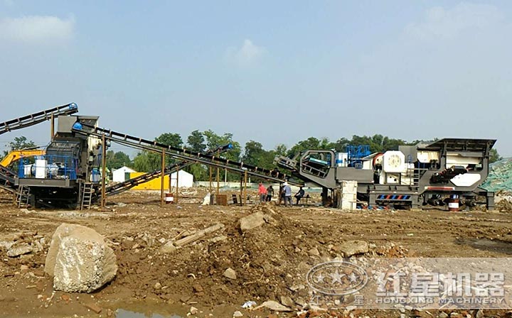 輪胎式建筑廢料粉碎機(jī)作業(yè)現(xiàn)場 輪胎式建筑廢料粉碎機(jī)作業(yè)現(xiàn)場