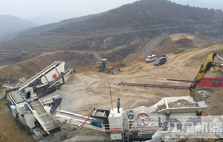 履帶建筑廢料粉碎機(jī)作業(yè)現(xiàn)場 履帶建筑廢料粉碎機(jī)作業(yè)現(xiàn)場