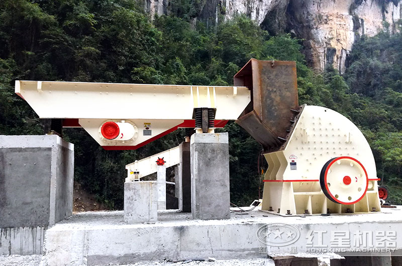 錘式破碎機生產現場 錘式破碎機生產現場