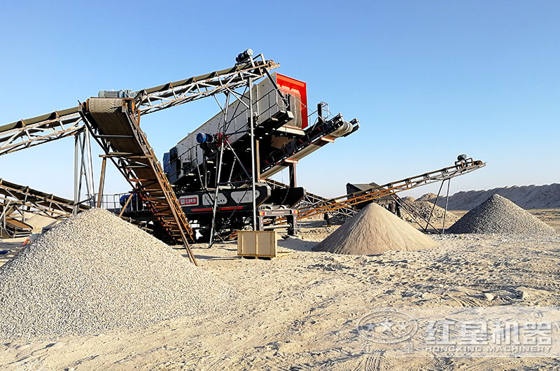 小型移動式破碎機作業現場 小型移動式破碎機作業現場