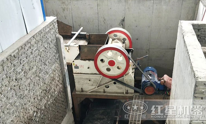 69鄂式破碎機生產現場 69鄂式破碎機生產現場