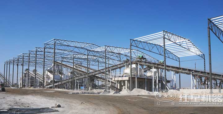 時產800噸生產現場,多臺設備同時作業 時產800噸生產現場,多臺設備同時作業