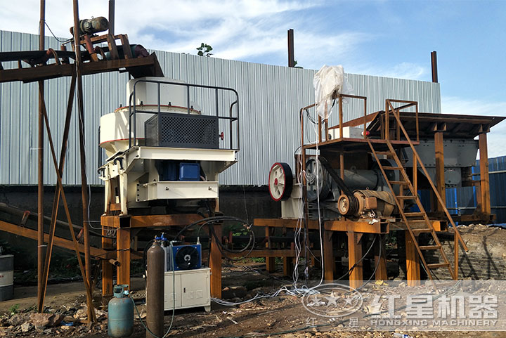 大型磨砂機作業現場 大型磨砂機作業現場