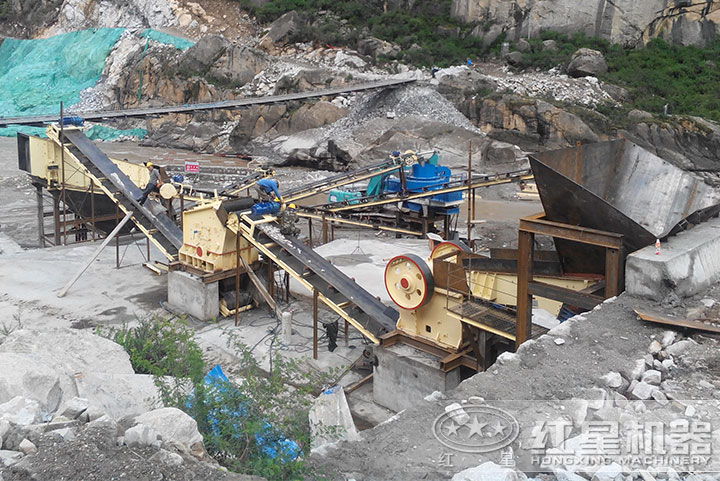 碎石全套設備安裝現(xiàn)場 碎石全套設備安裝現(xiàn)場