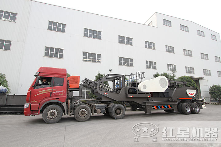 移動破碎機(jī)發(fā)貨 移動破碎機(jī)發(fā)貨