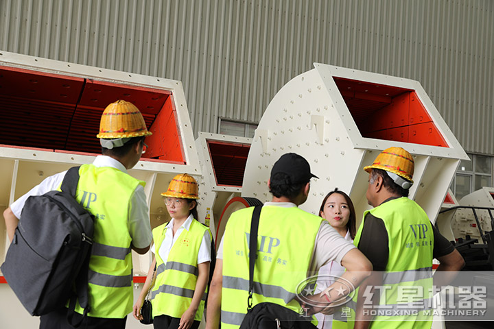 客戶參觀錘破 客戶參觀錘破