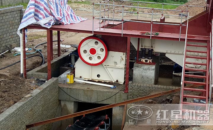 顎式破碎機生產現場 顎式破碎機生產現場