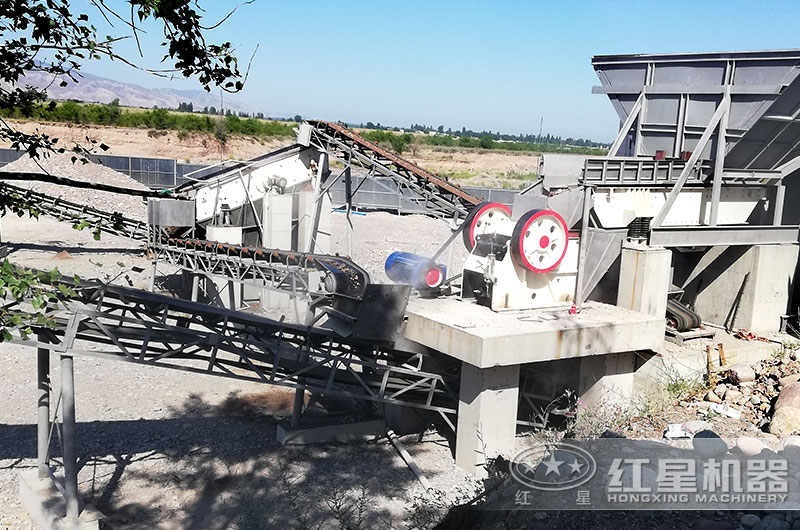 顎式破碎機作業現場 顎式破碎機作業現場