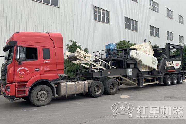 移動式重錘碎石機發(fā)貨現(xiàn)場 移動式重錘碎石機發(fā)貨現(xiàn)場