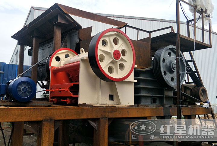 顎式破碎機現場 顎式破碎機現場