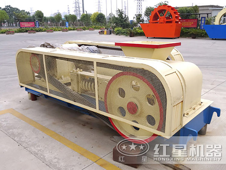 對(duì)輥式破碎機(jī) 對(duì)輥式破碎機(jī)