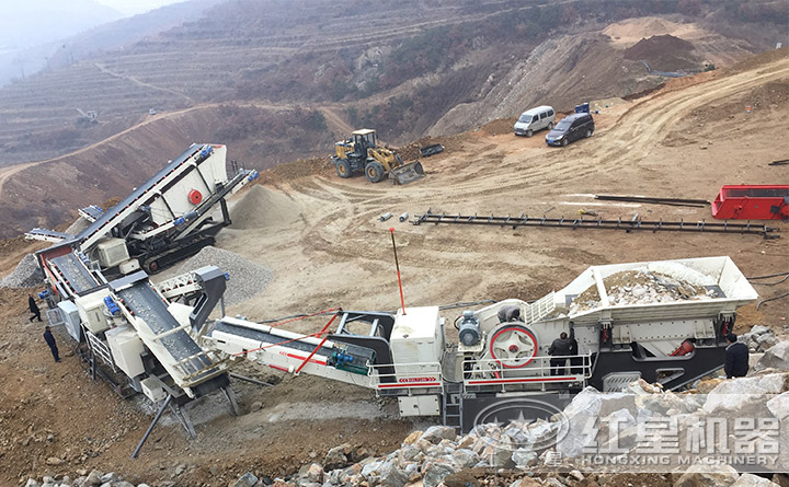 履帶移動破碎站現場 履帶移動破碎站現場