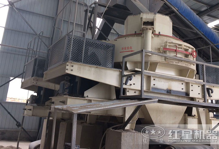 兩臺新型制砂設備作業現場 兩臺新型制砂設備作業現場