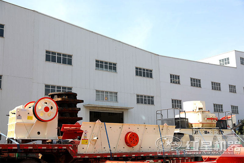 成套破碎機(jī)發(fā)貨現(xiàn)場 成套破碎機(jī)發(fā)貨現(xiàn)場