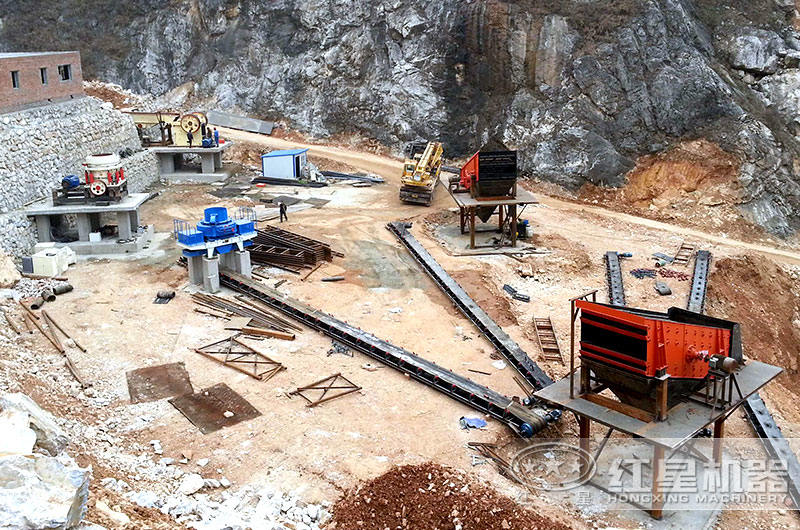 河卵石破碎加工設(shè)備安裝現(xiàn)場(chǎng) 河卵石破碎加工設(shè)備安裝現(xiàn)場(chǎng)