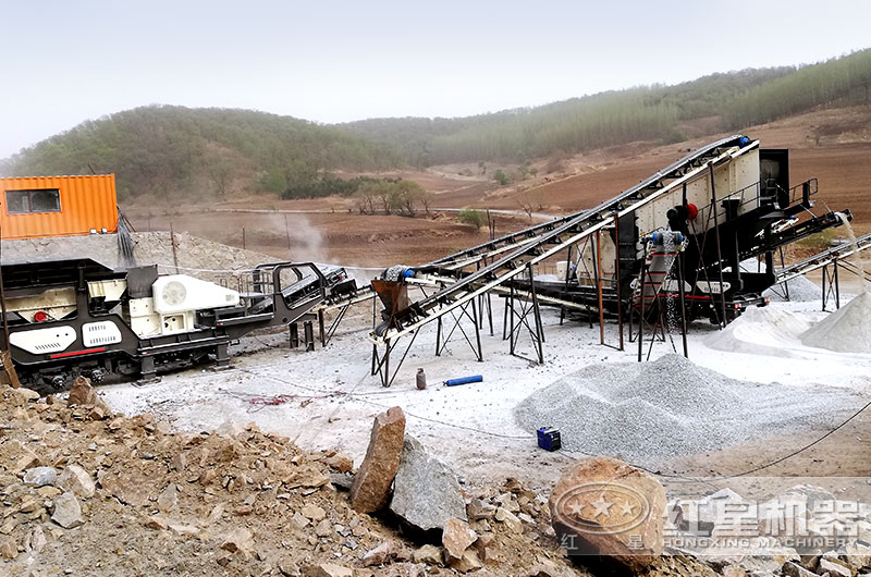 時產300噸河卵石破碎現場 時產300噸河卵石破碎現場
