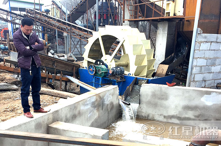 河南新型的環(huán)保洗沙設(shè)備現(xiàn)場 河南新型的環(huán)保洗沙設(shè)備現(xiàn)場