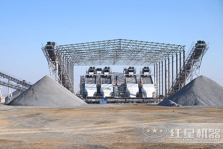 振動篩處理砂石現場 振動篩處理砂石現場