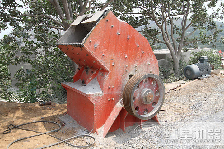 錘式破碎機生產現場 錘式破碎機生產現場