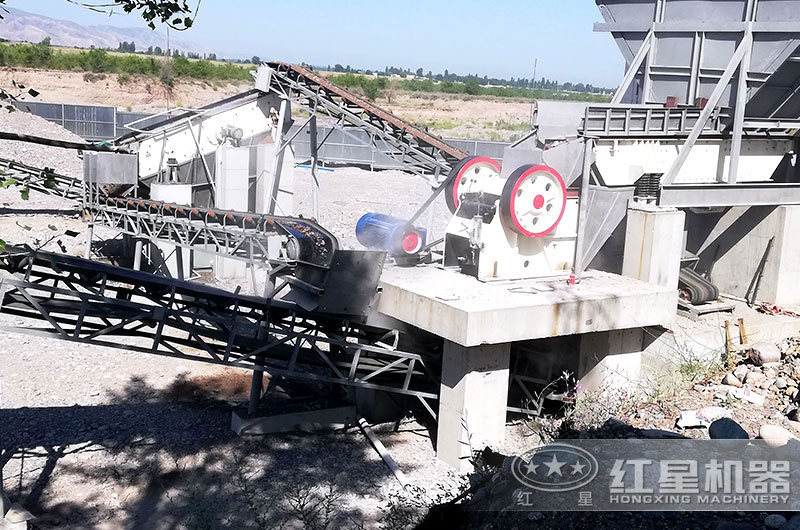 顎式破碎機作業現場 顎式破碎機作業現場