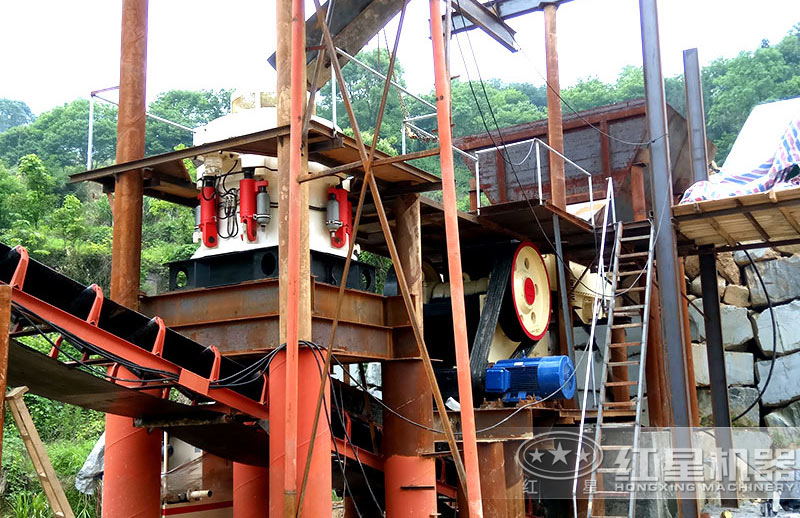 多缸液壓圓錐破作業現場 多缸液壓圓錐破作業現場