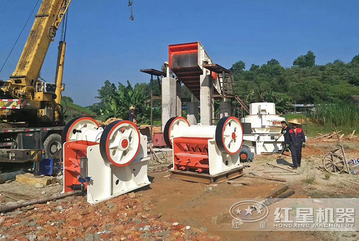 白云石破碎機作業現場 白云石破碎機作業現場