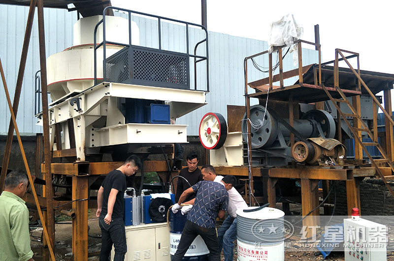 紅星幫助客戶搭建作業場地 紅星幫助客戶搭建作業場地