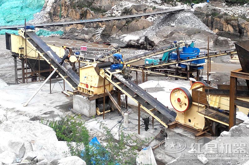 石灰石制砂現場 石灰石制砂現場