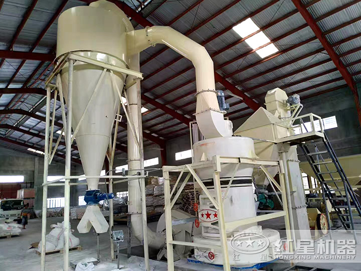 膨潤土雷蒙磨作業現場 膨潤土雷蒙磨作業現場