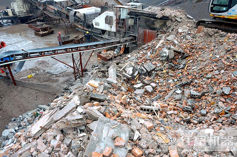 磚石建筑垃圾破碎現場 磚石建筑垃圾破碎現場