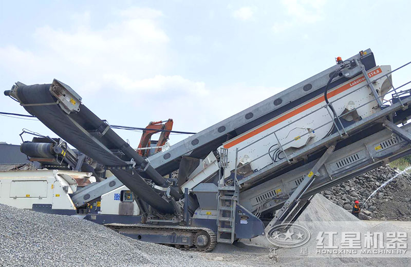 移動(dòng)碎石機(jī)生產(chǎn)現(xiàn)場(chǎng) 移動(dòng)碎石機(jī)生產(chǎn)現(xiàn)場(chǎng)