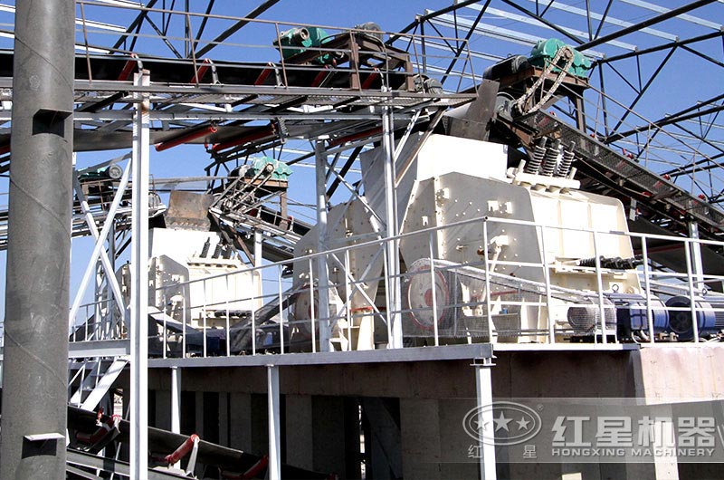 反擊式破碎機作業現場 反擊式破碎機作業現場