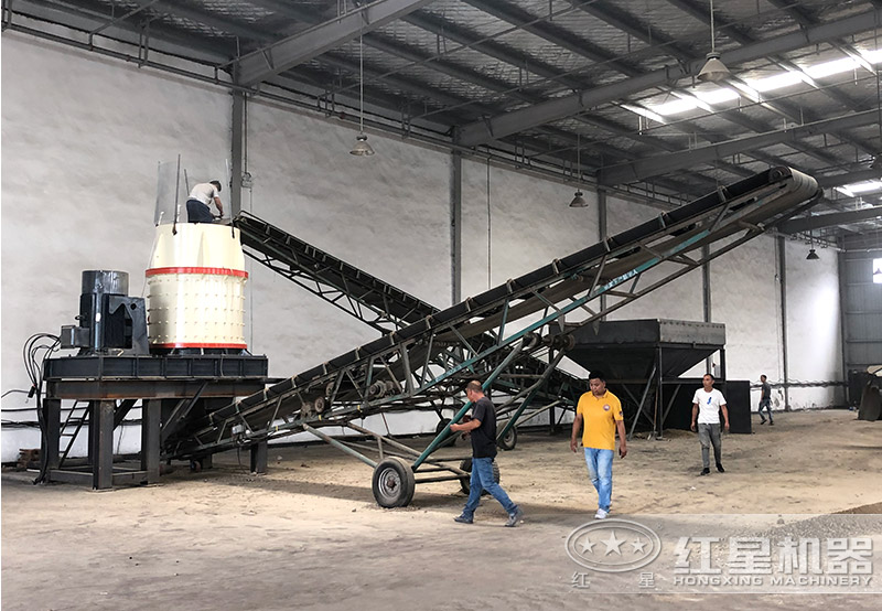 立式板錘制砂機現場 立式板錘制砂機現場