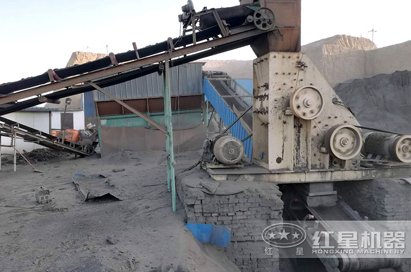 煤矸石粉碎機現場 煤矸石粉碎機現場